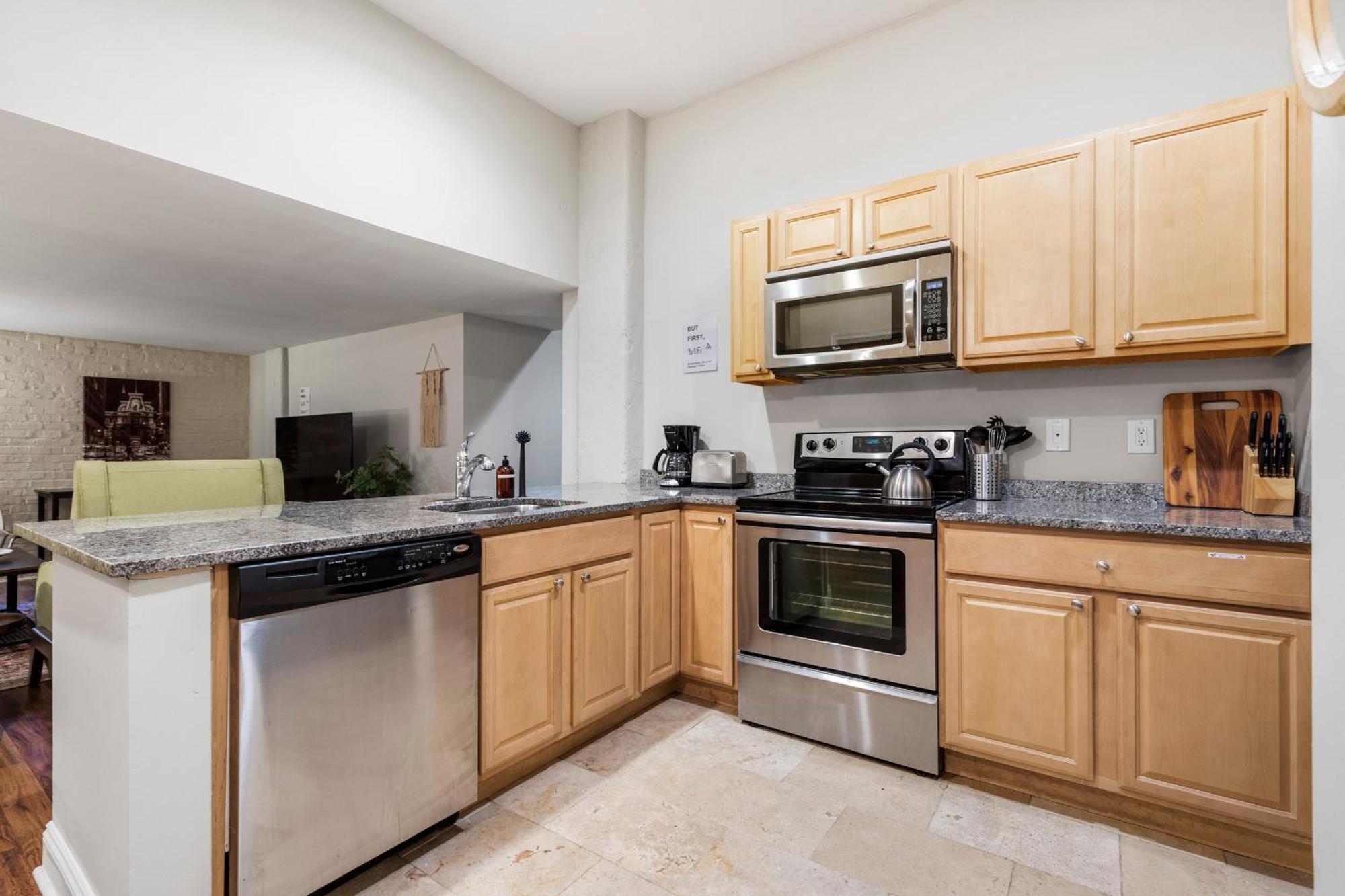 Sleeps 4! 2Br, Gym, Free Parking, Close To Major Attractions Филаделфия Екстериор снимка
